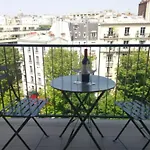Central Cosy Studio With A View
