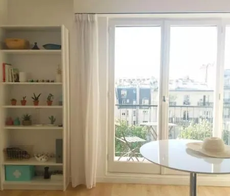 Central Cosy Studio With A View Paris